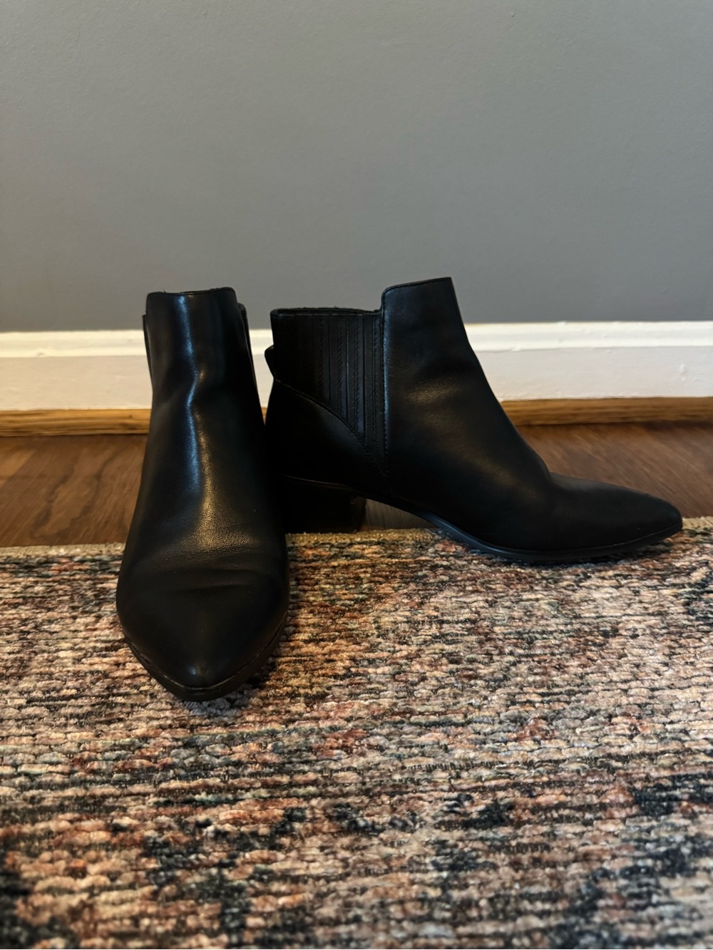 Halogen Black Leather Chelsea Ankle Boots